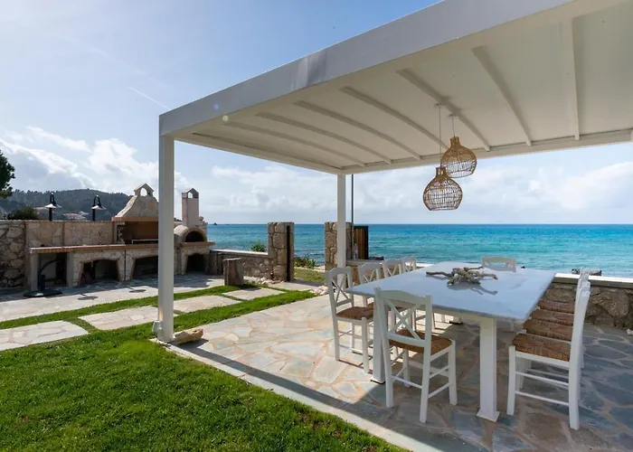 Junam Private Beachfront Agios Nikitas