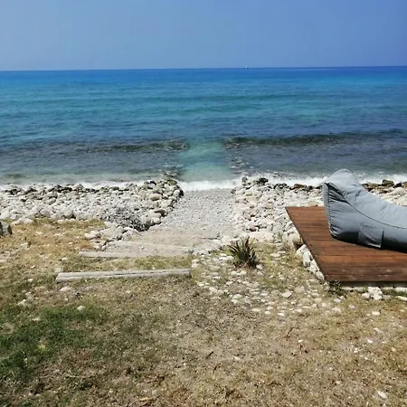 אתר נופש Junam Private Beachfront *