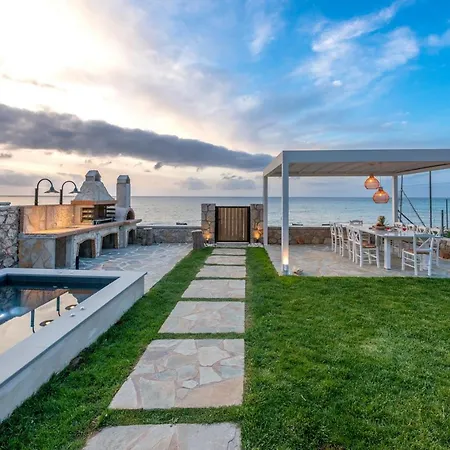 Junam Private Beachfront Agios Nikitas