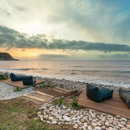 אתר נופש Junam Private Beachfront Áyios Nikítas