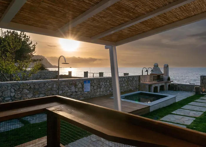 Station touristique Junam Private Beachfront Áyios Nikítas