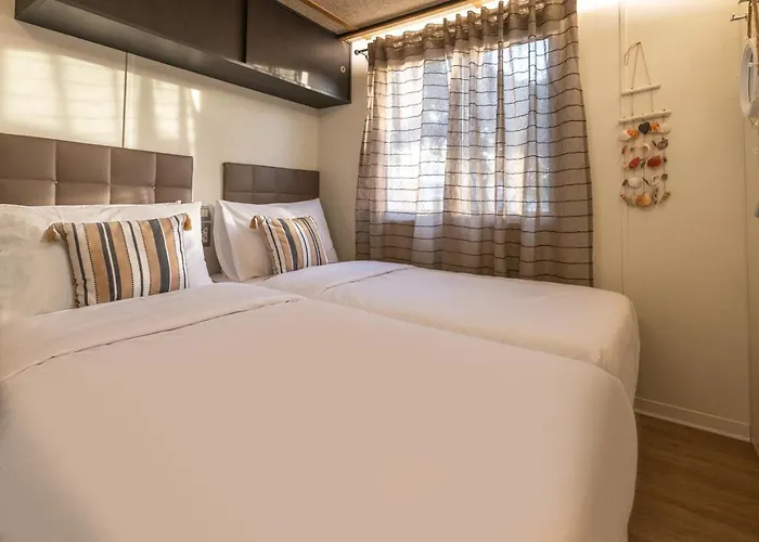 Junam Private Beachfront Áyios Nikítas